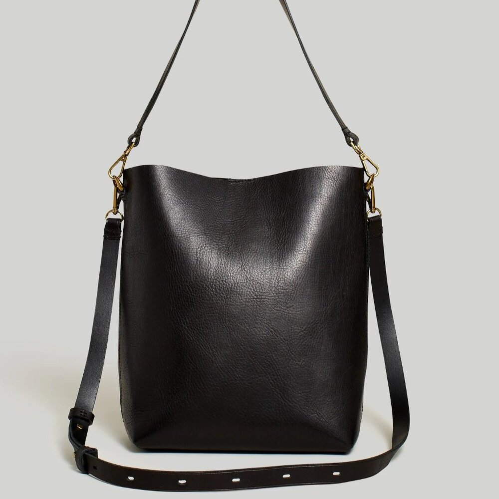 NWOT: Madewell Transport Bucket Bag